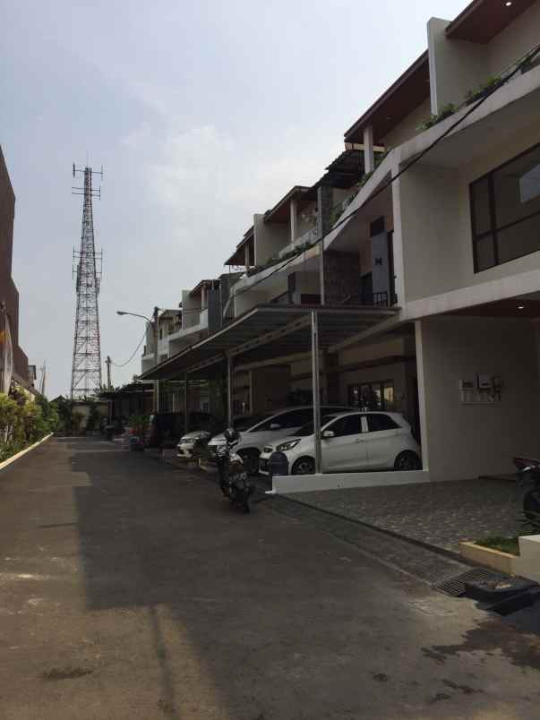 dijual rumah wibawa mukti 2