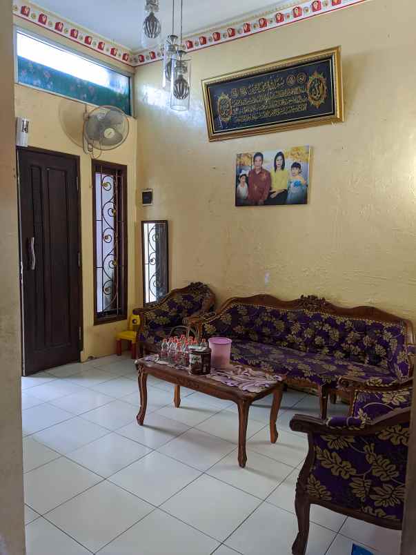 dijual rumah wisma lidah kulon