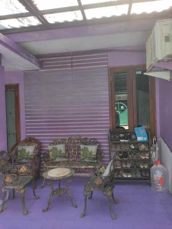 dijual rumah wisma lidah kulon