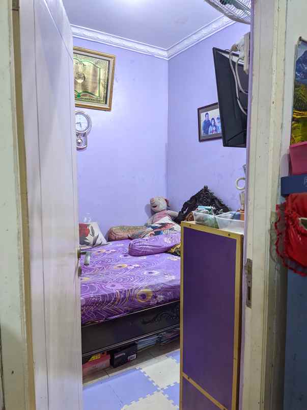 dijual rumah wisma lidah kulon