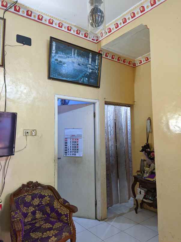 dijual rumah wisma lidah kulon