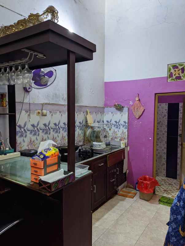 dijual rumah wisma lidah kulon