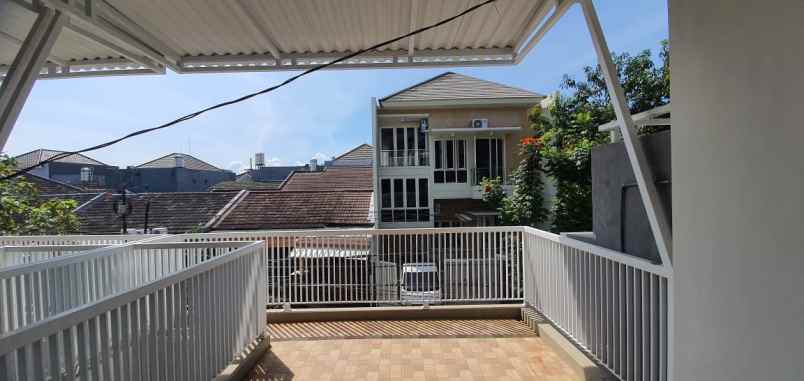 dijual rumah wisma permai