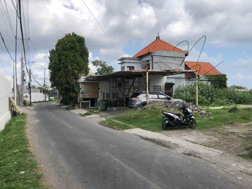 dijual tanah jalan kuwum semer kerobokan