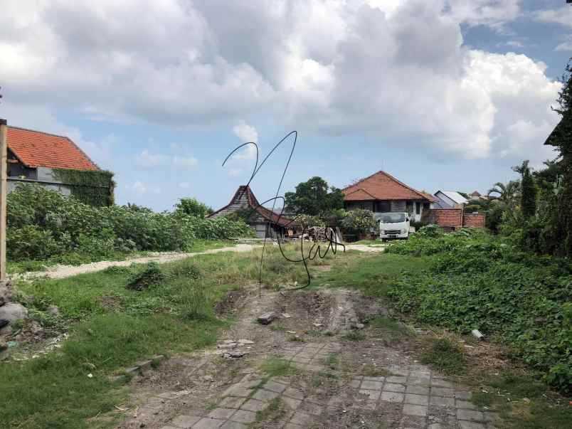 dijual tanah jalan kuwum semer kerobokan