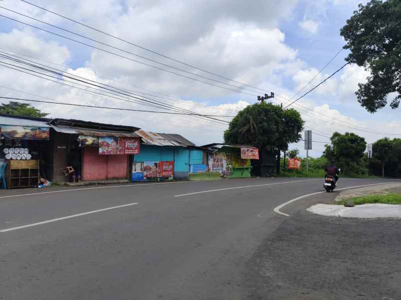 dijual tanah poros jalan abdul gani atas