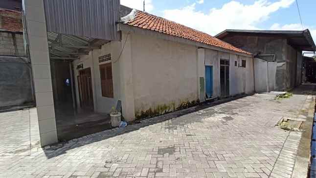 dijual tanah raya kaliwaron