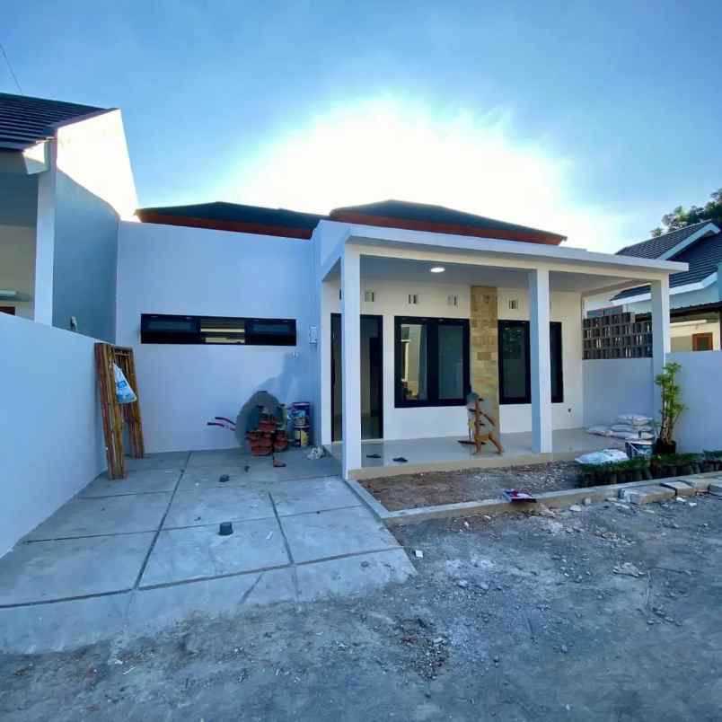 dijual villa belakang rsud prambanan