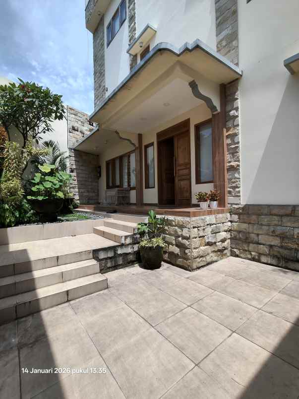 dijual villa canggu badung bali