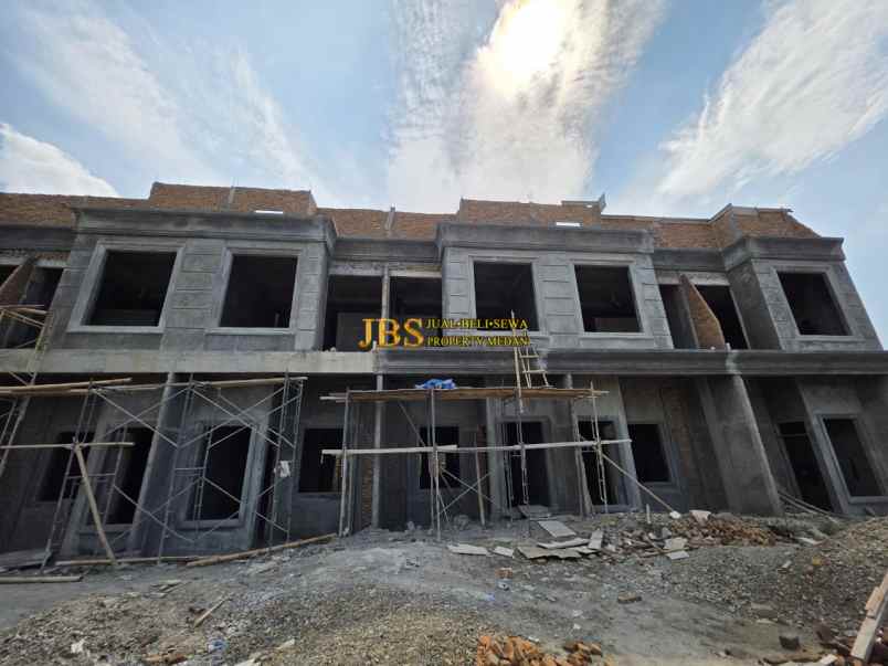 dijual villa de castillo residence