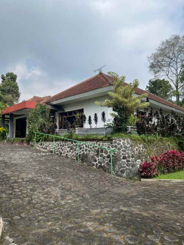 dijual villa estate trawas dekat jalan raya jl keramat