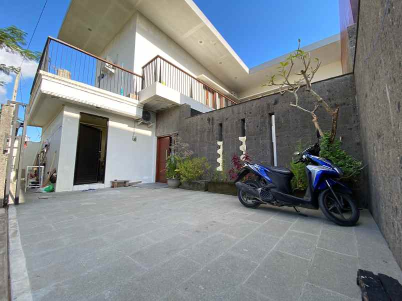 dijual villa jalan berawa canggu kuta