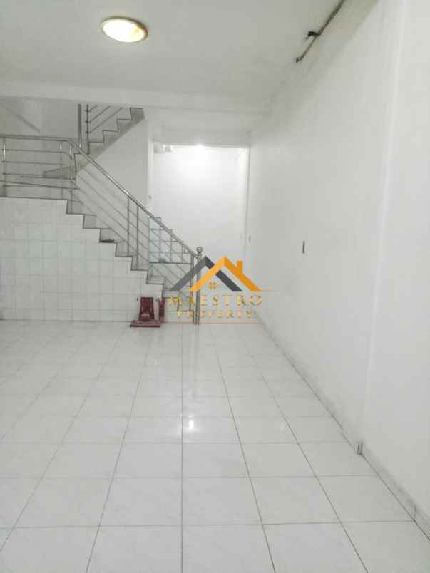 dijual villa jalan murai mas 1 dekat