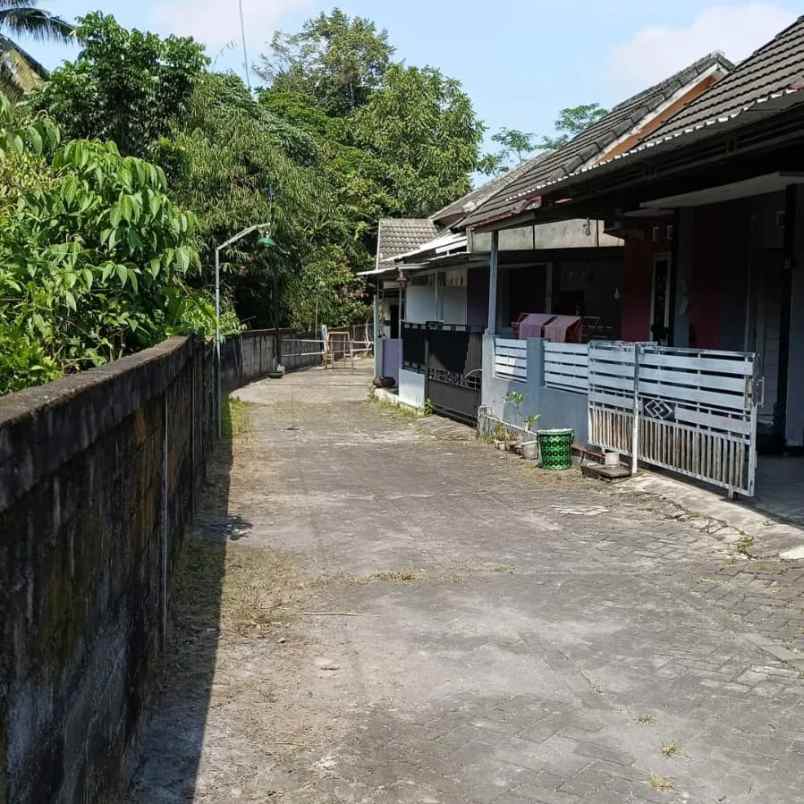 dijual villa jl kaliurang km 10