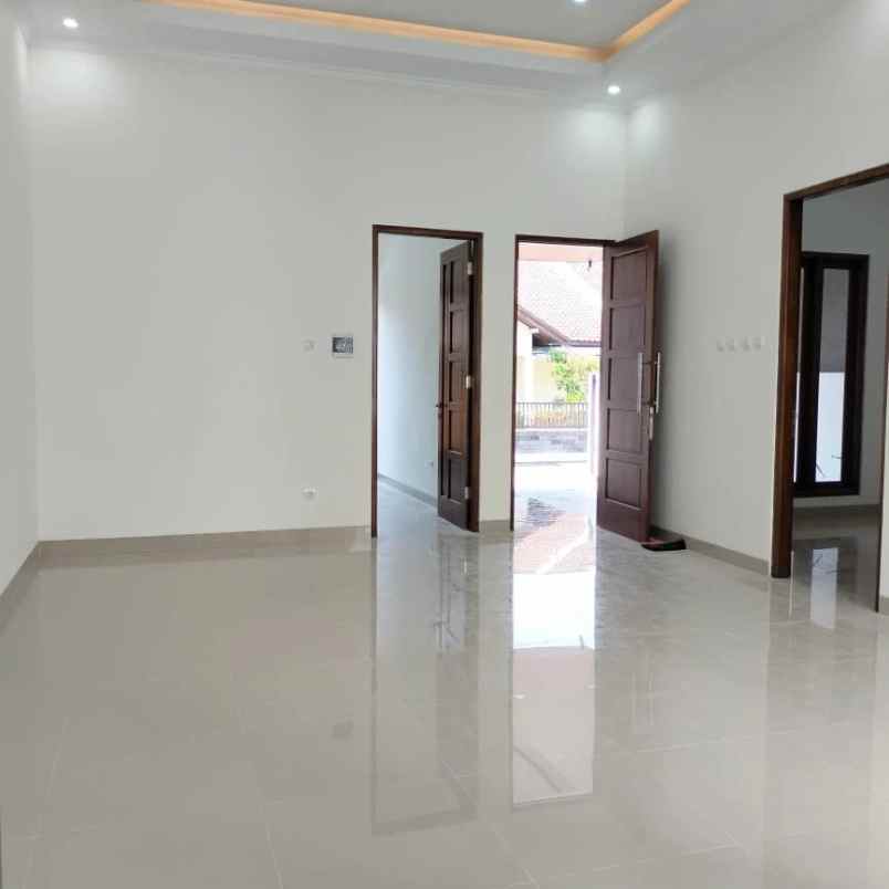 dijual villa jl kaliurang km 12 5