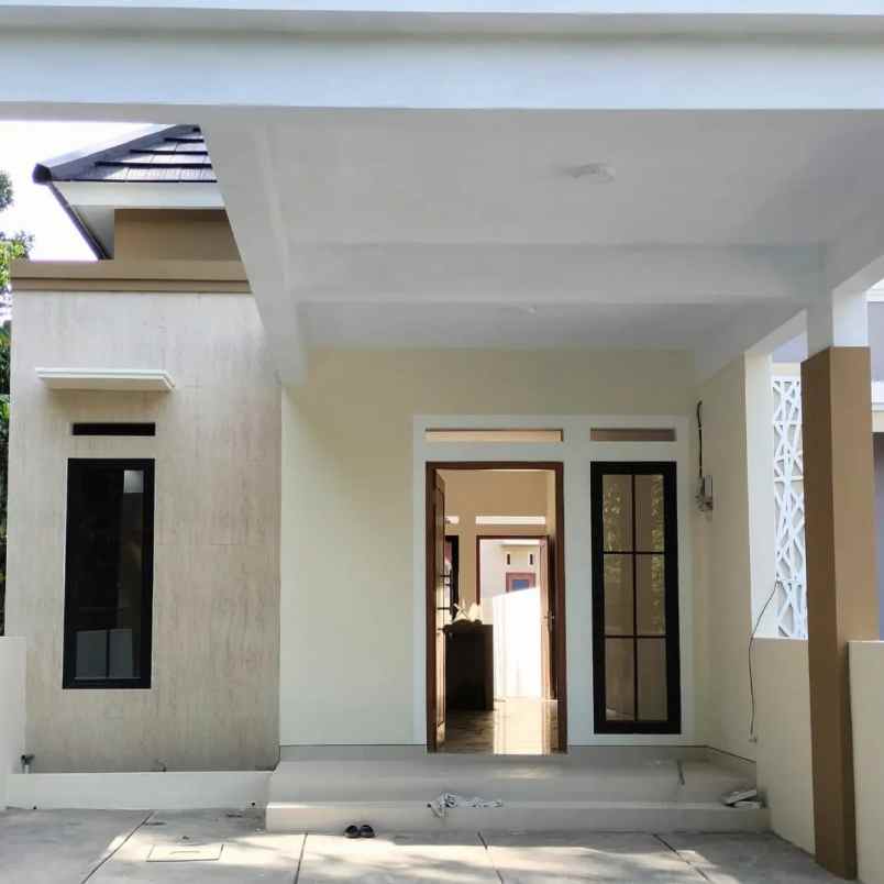 dijual villa jl kaliurang km 13