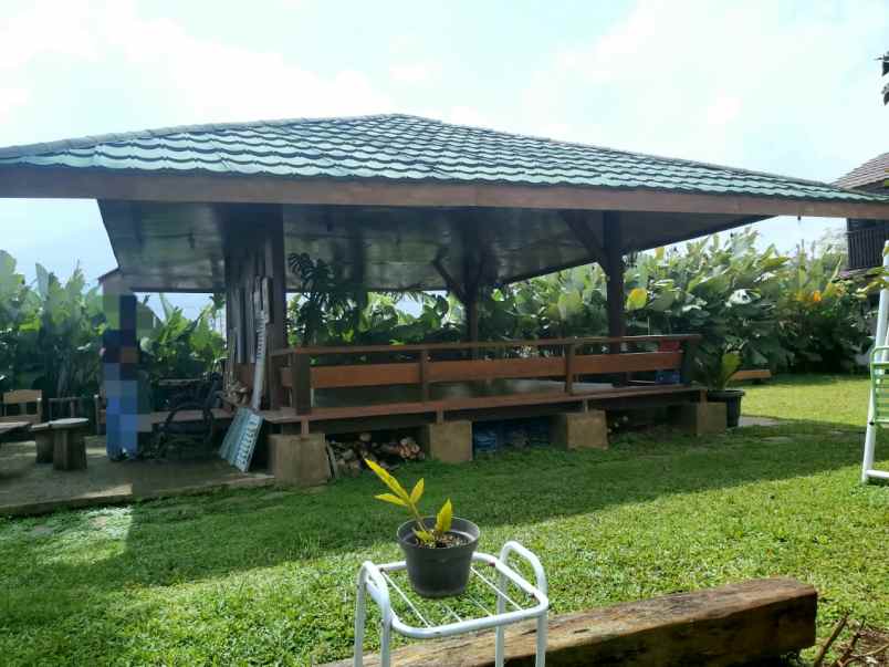 dijual villa jl lembang