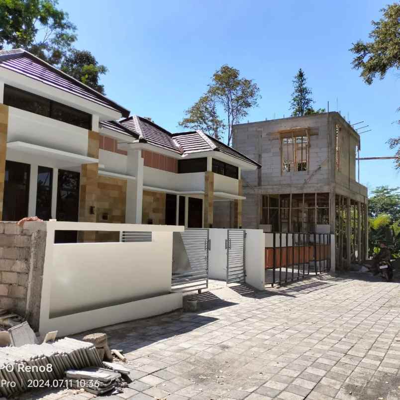 dijual villa jl lpmp