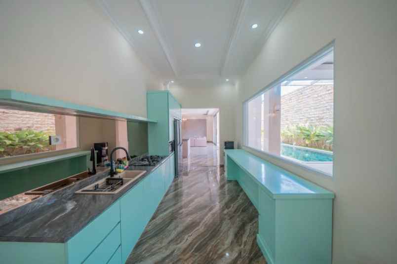 dijual villa jl raya uluwatu pecatu