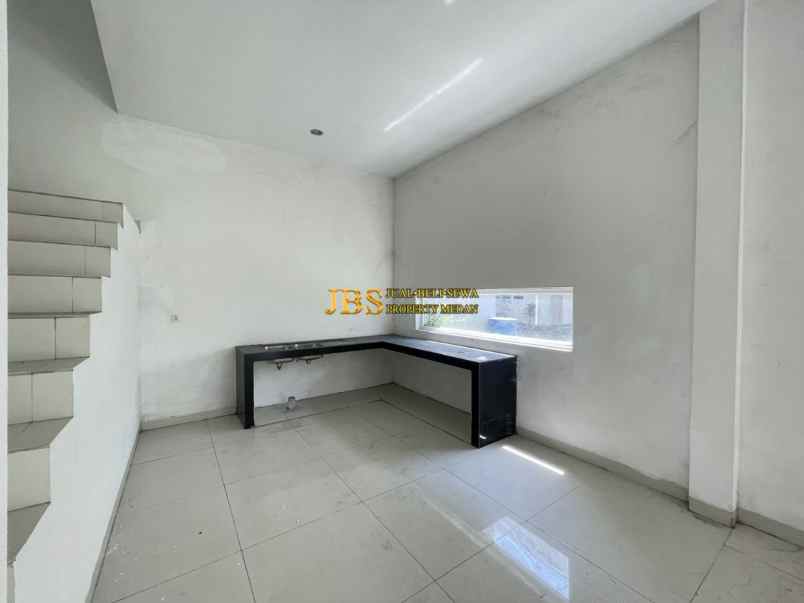 dijual villa komplek cemara kuta jalan