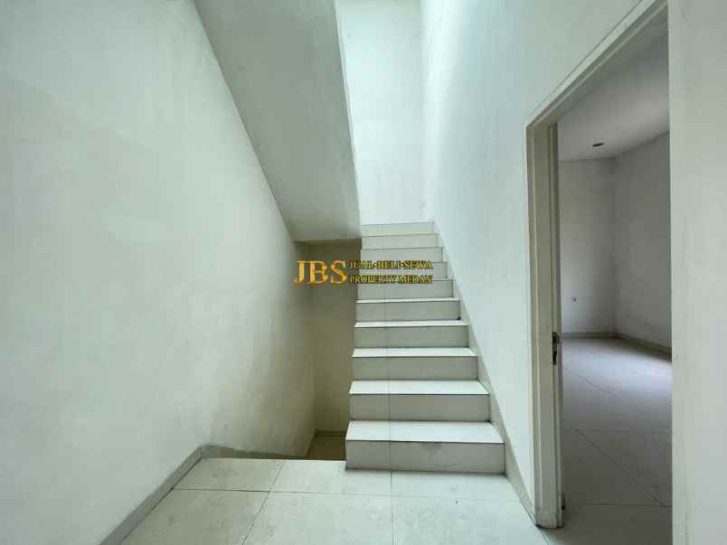 dijual villa komplek cemara kuta jalan