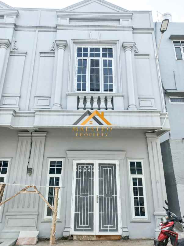 dijual villa komplek royal mados suite