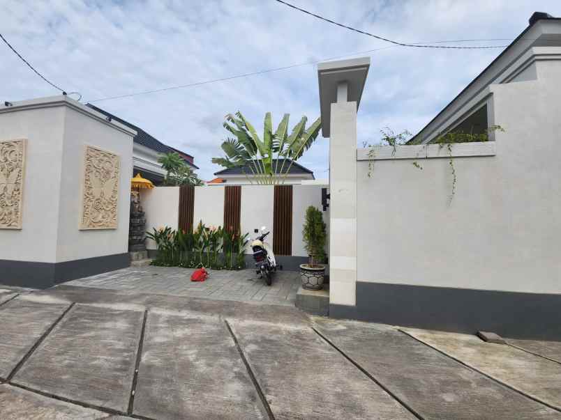 dijual villa lantai 1 lokasi sanur bali