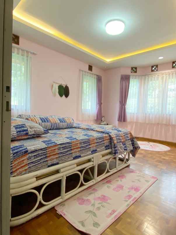 dijual villa puncak
