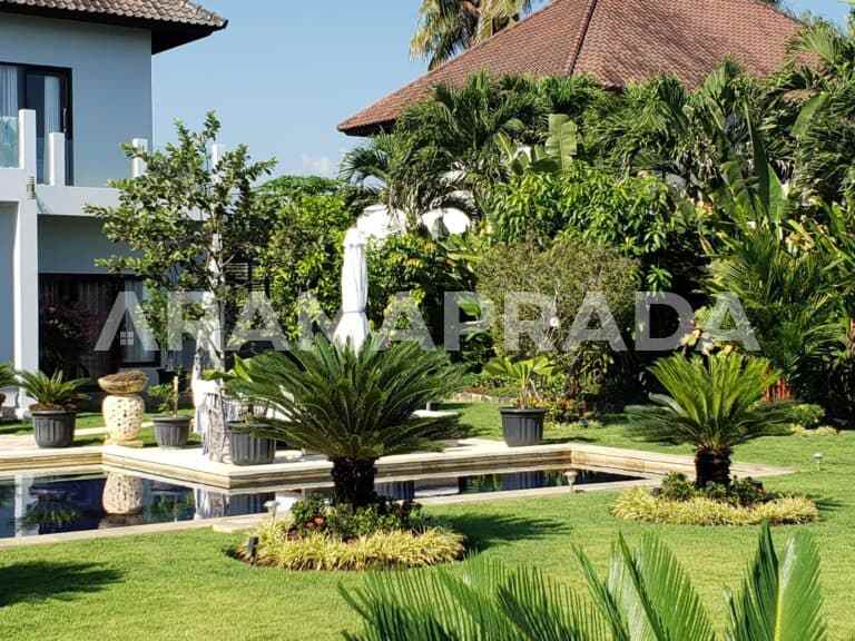 dijual villa singaraja