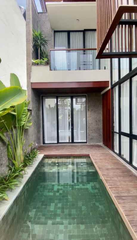 dijual villa teratai grand village