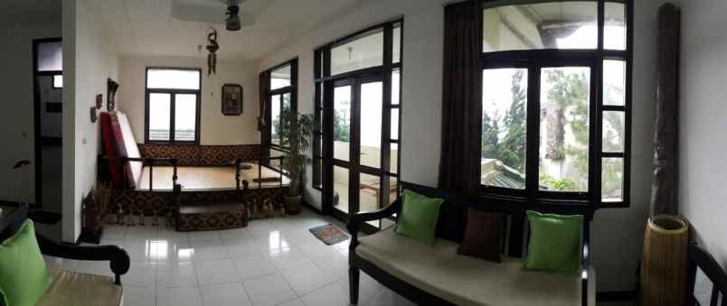 dijual villa terawat dengan view mantul