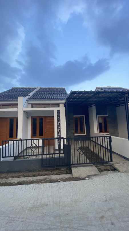 dikontrakan rumah baru 2 kt 1 km