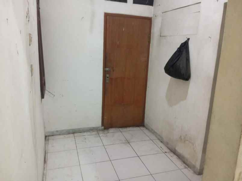 dikontrakan rumah di komplek margahayu kencana