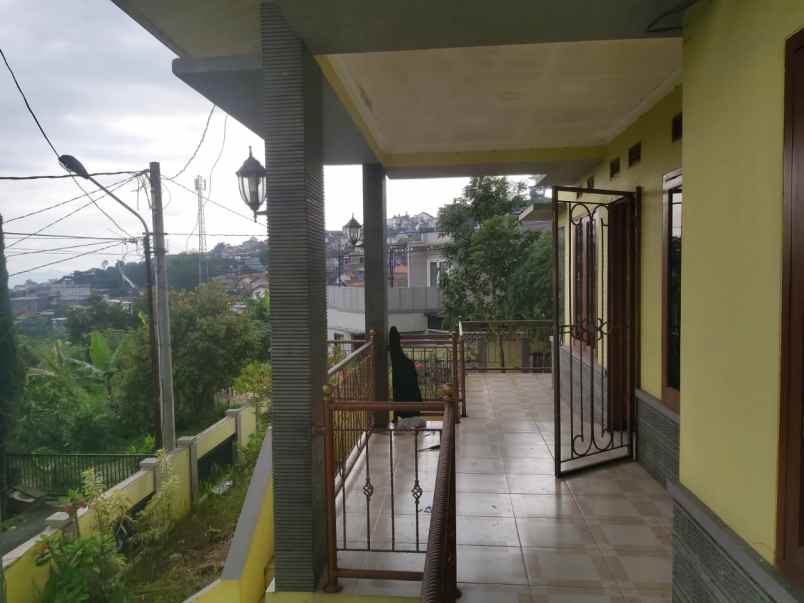 dikontrakan rumah hook luas di ujungberung bandung