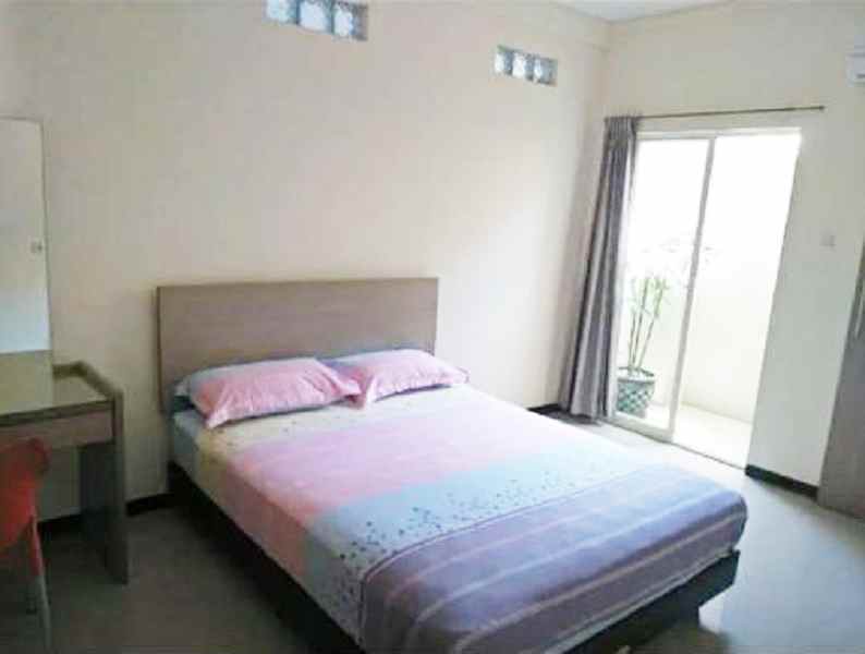 disewakan kost jl dukuh kupang barat gg