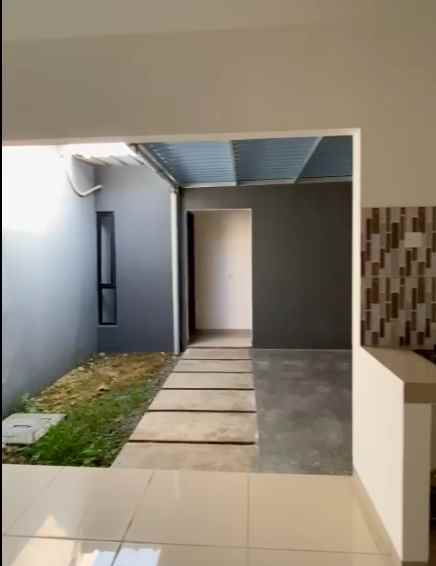 disewakan rumah baru semi furnished di samanea hill