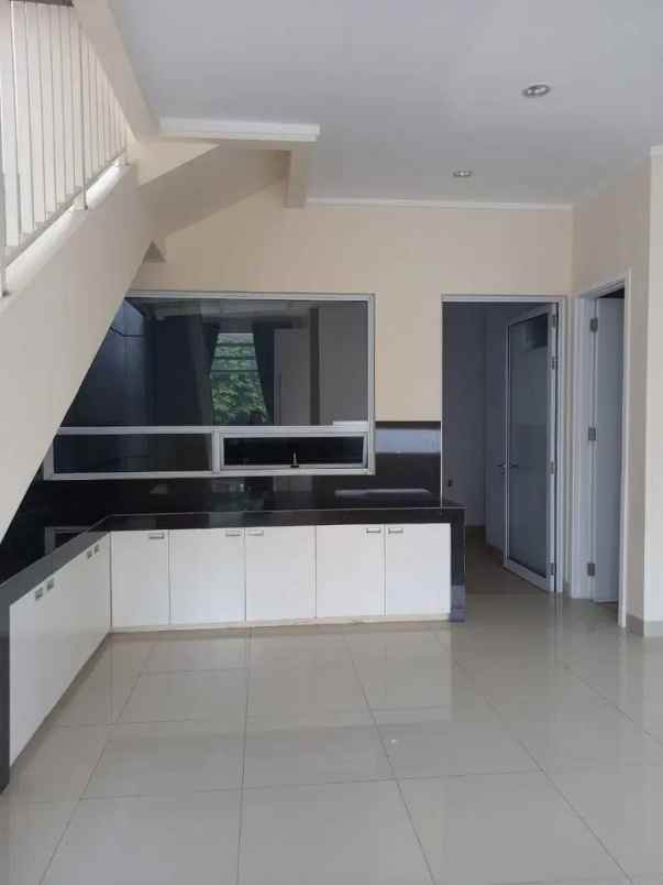 disewakan rumah discovery bintaro