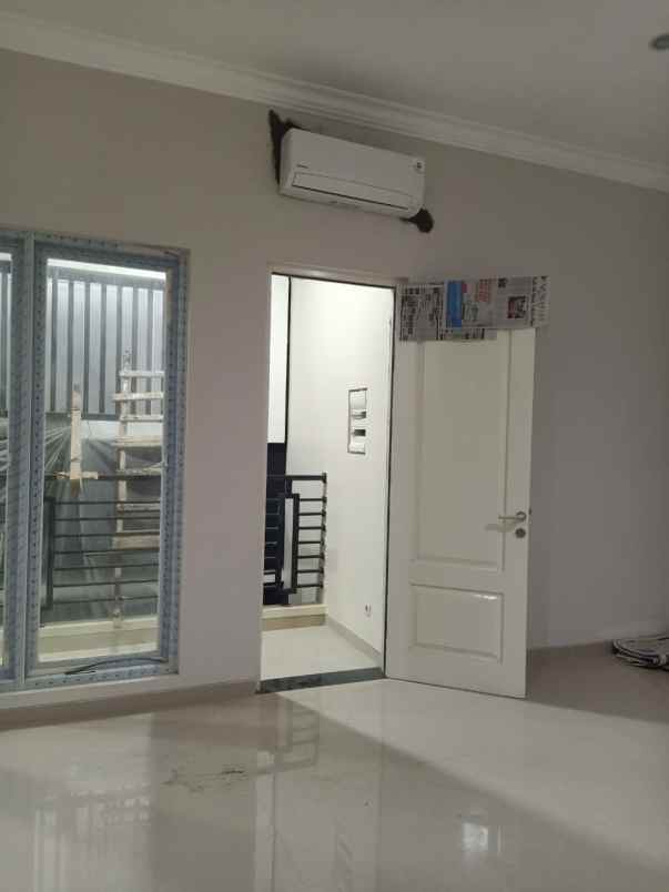 disewakan rumah graha famili blok l surabaya barat