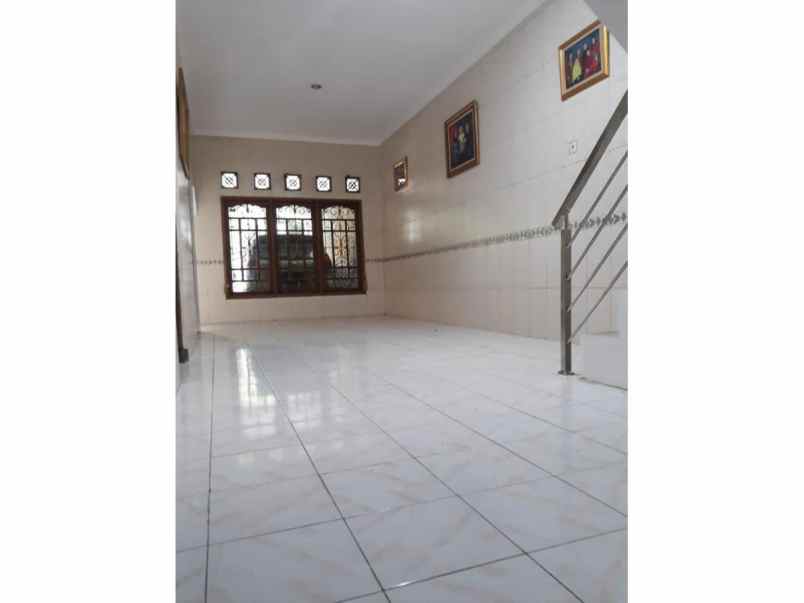 disewakan rumah jl binawarga ii rt06 07