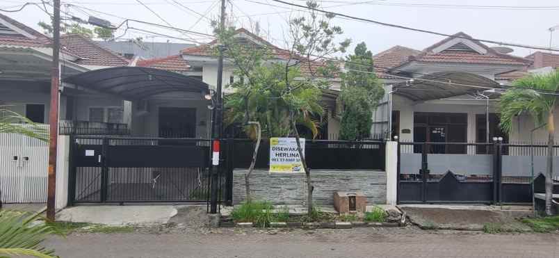 disewakan rumah simpang darmo permai