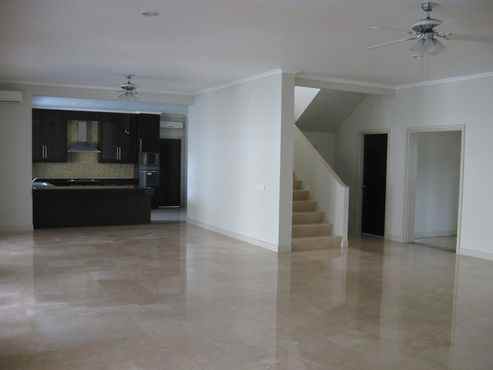 for rent hommy house inside compound at kemang