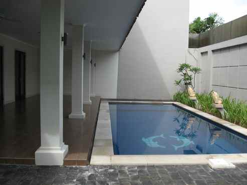 for rent hommy house inside compound at kemang