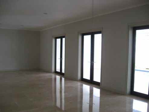 for rent hommy house inside compound at kemang