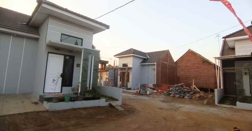 hunian minimalis modern pakisaji malang