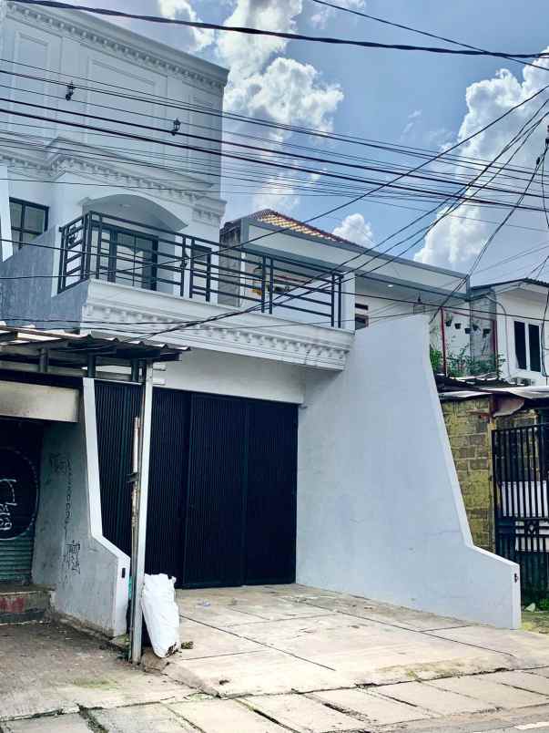 jual bu ruko 2 5 lantai di jl ciledug raya pertukangan