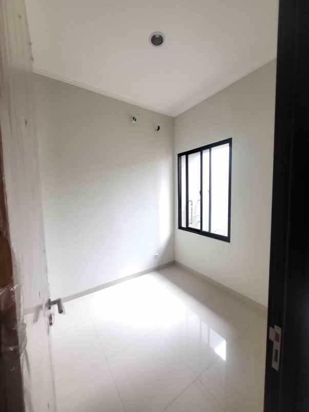 jual cepat rumah fedora park suvarna sutera tangerang