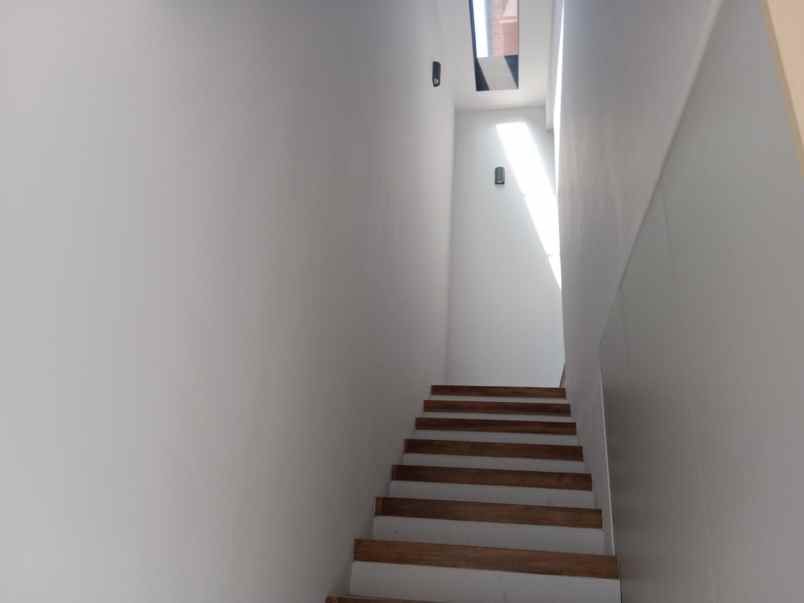 jual rumah baru 2 lt siap huni pusat kota bandung