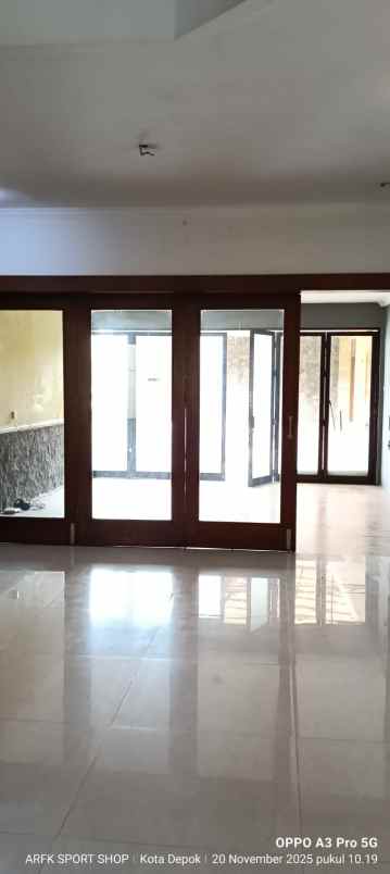 jual rumah mewah dengan kolam renang di cibubur