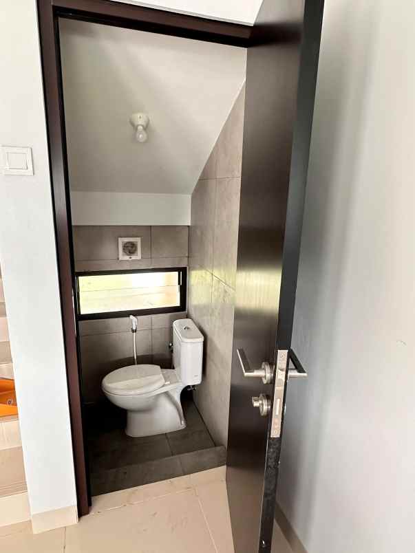 jual rumah siap huni di cimanggis golf estate