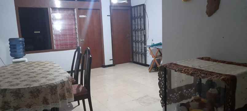 kost ibu tanti tebet barat dalam